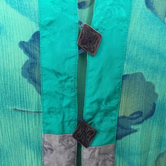 Globe Trotter Clothing of Bali Top - Picture 3 of 7